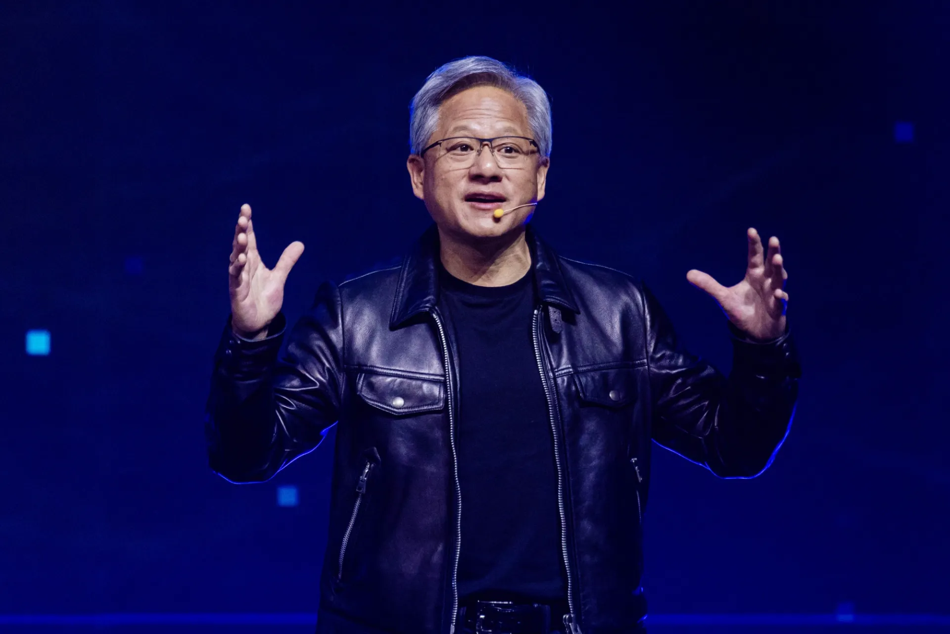مدیرعامل Nvidia: جهان به زودی میزبان میلیاردها عامل هوشمند خواهد بود | کارگران دیجیتال «پشت میز» را می‌گیرند!